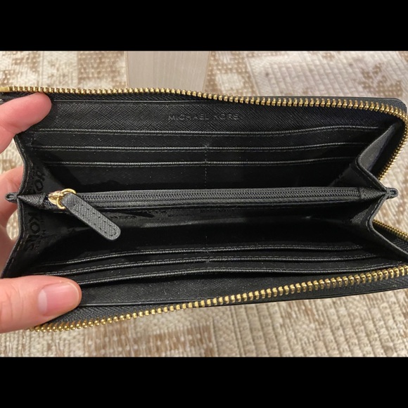 Michael Kors Black leather long wallet - Picture 7 of 8